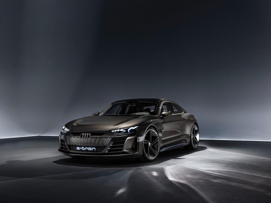  Audi e-tron GT Concept 2018 года  (фото 3 из 69)